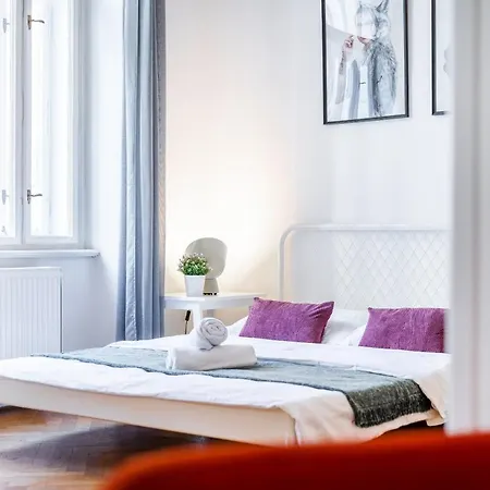 Grand Deluxe Vip Apartment Prague Exterior photo