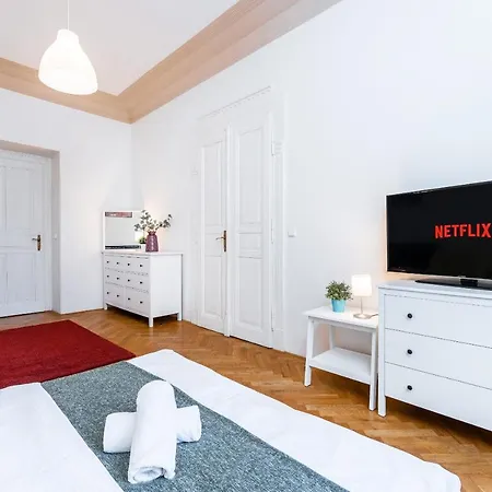 Grand Deluxe Vip Apartment Prague Exterior photo