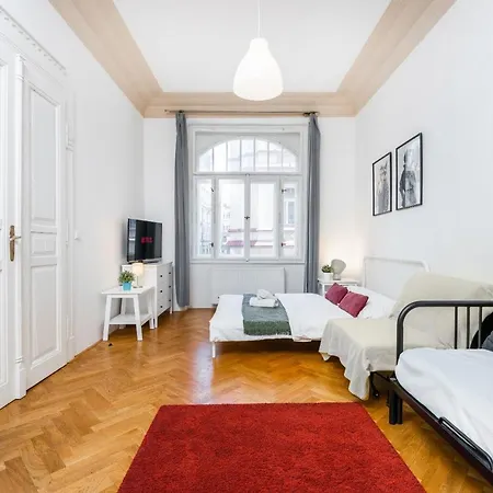 Grand Deluxe Vip Apartment Prague Exterior photo
