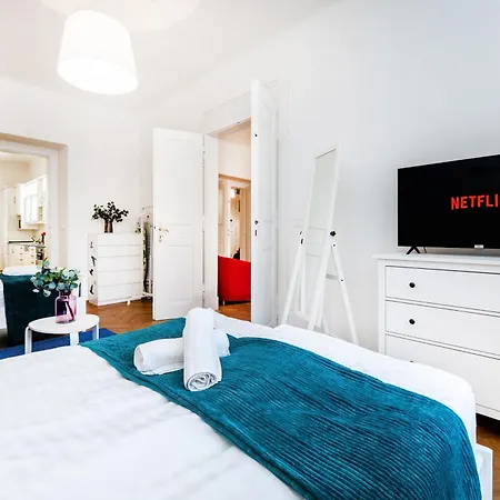 Grand Deluxe Vip Apartment Prague Exterior photo