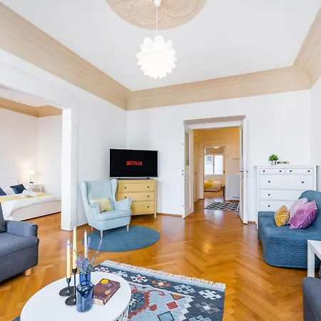 Grand Deluxe Vip Apartment Prague Exterior photo