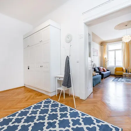 Grand Deluxe Vip Apartment Prague Exterior photo